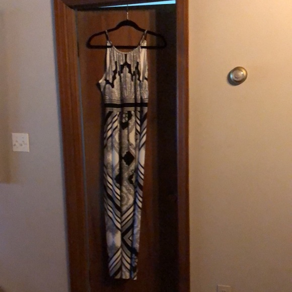 Size Large - black/white print-like new - Picture 2 of 2